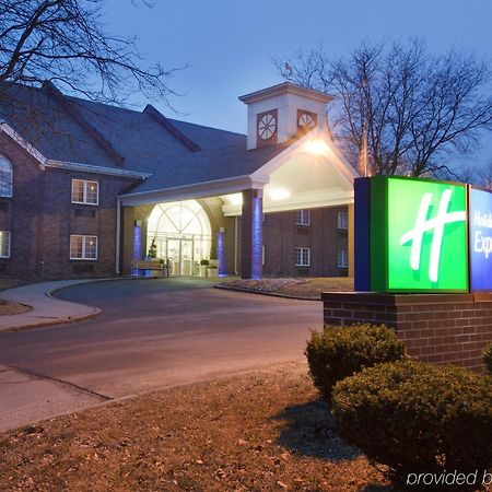 Holiday Inn Express Des Moines-At Drake University, An Ihg Hotel Zewnętrze zdjęcie