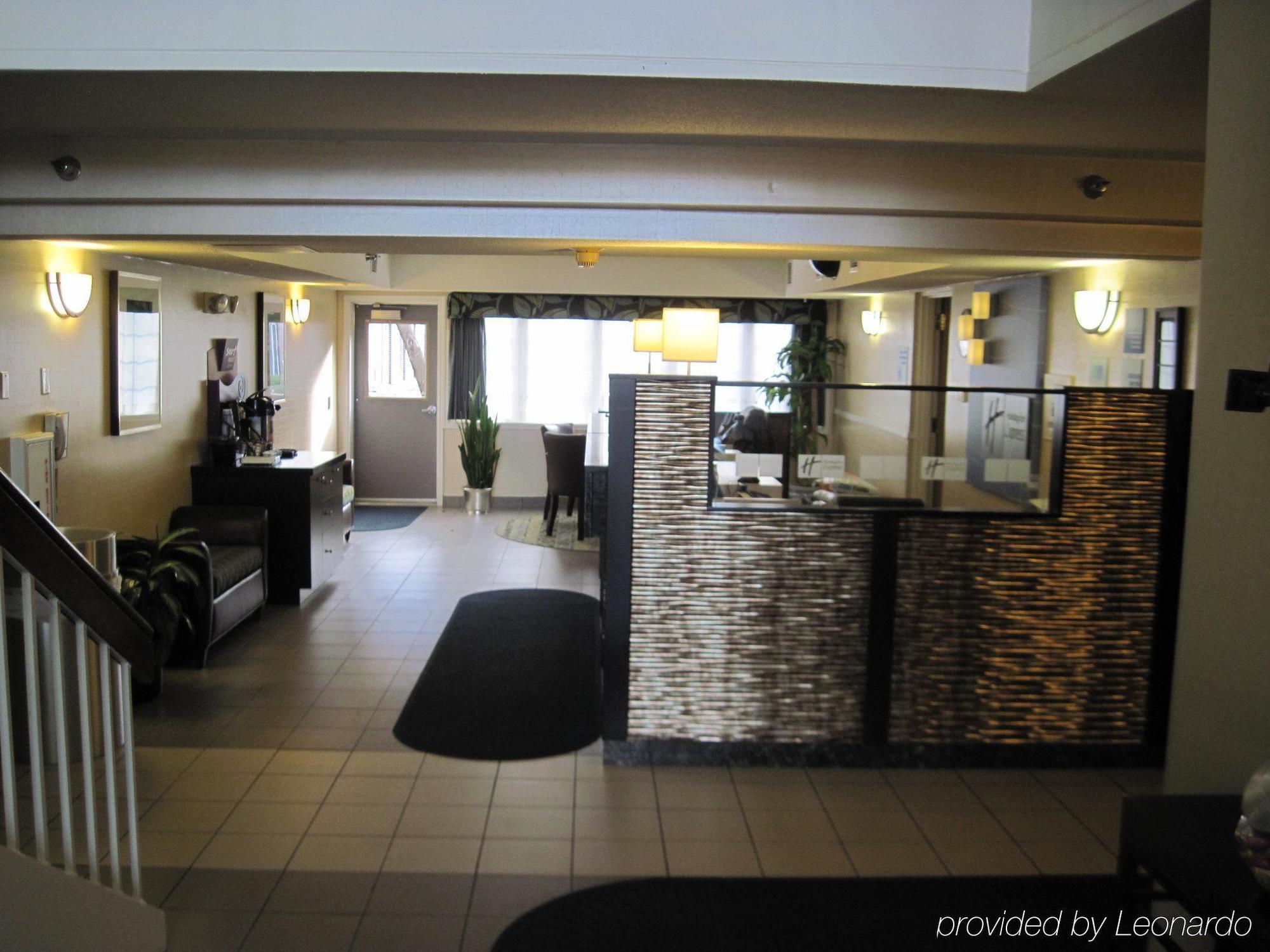 Holiday Inn Express Des Moines-At Drake University, An Ihg Hotel Zewnętrze zdjęcie