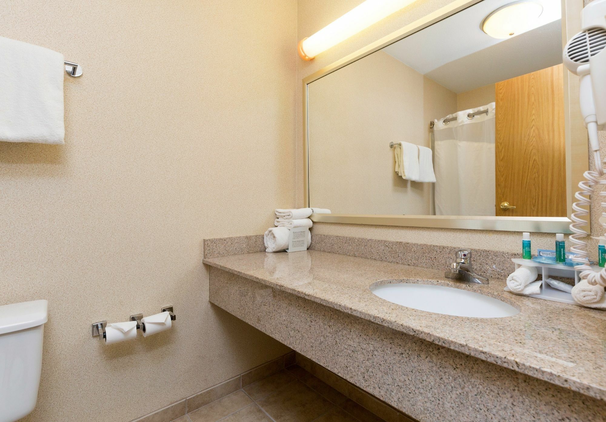 Holiday Inn Express Des Moines-At Drake University, An Ihg Hotel Zewnętrze zdjęcie