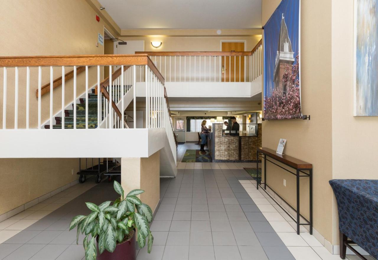 Holiday Inn Express Des Moines-At Drake University, An Ihg Hotel Zewnętrze zdjęcie