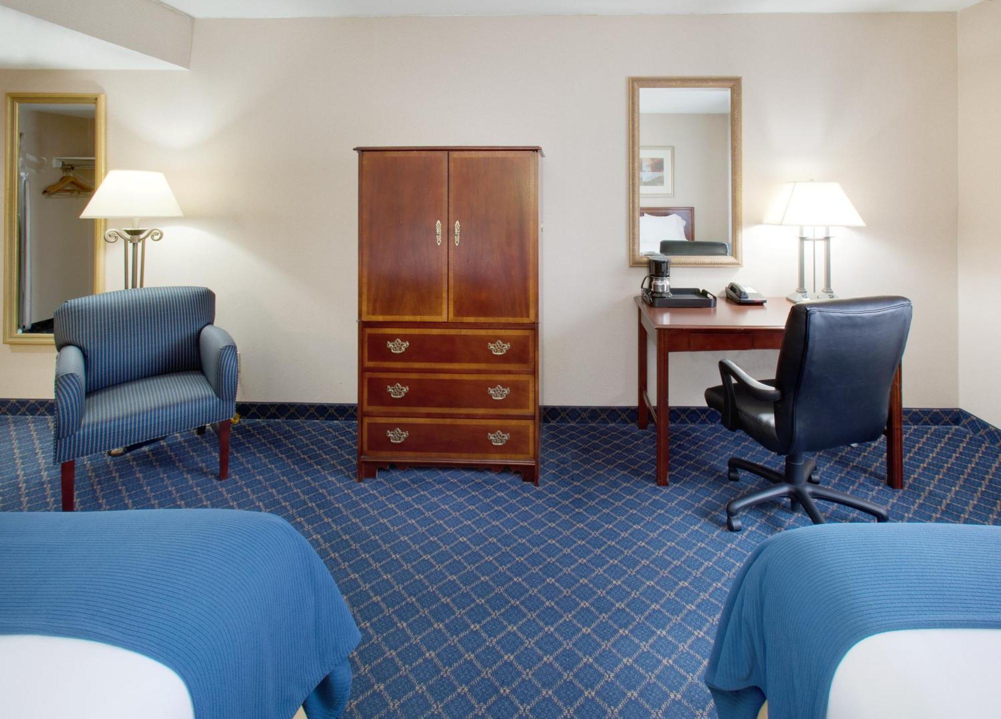 Holiday Inn Express Des Moines-At Drake University, An Ihg Hotel Zewnętrze zdjęcie