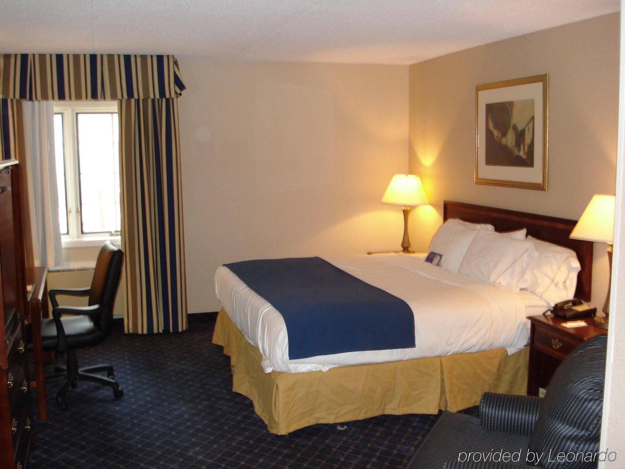 Holiday Inn Express Des Moines-At Drake University, An Ihg Hotel Zewnętrze zdjęcie