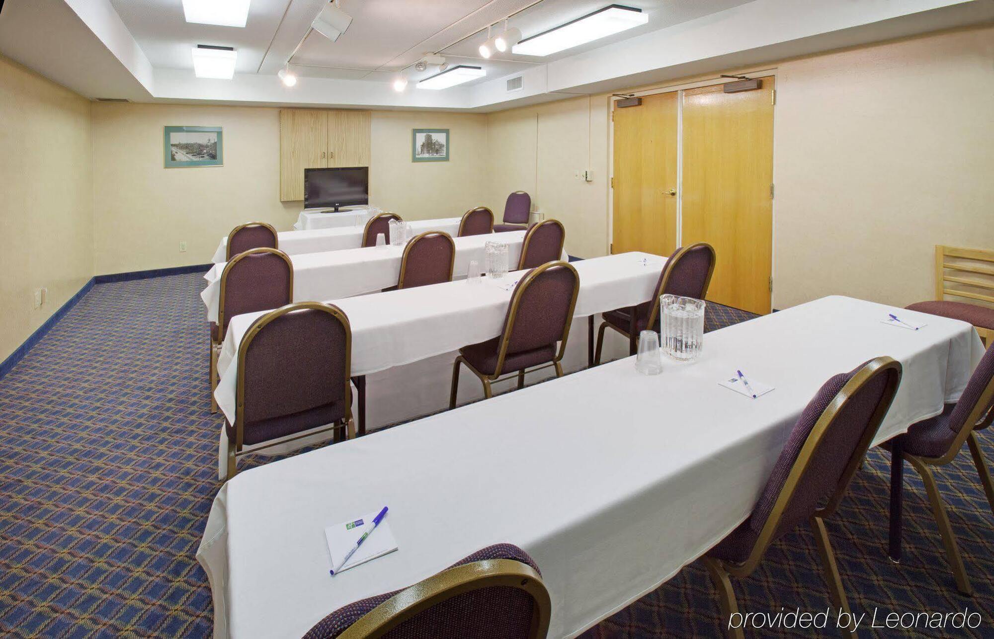 Holiday Inn Express Des Moines-At Drake University, An Ihg Hotel Zewnętrze zdjęcie