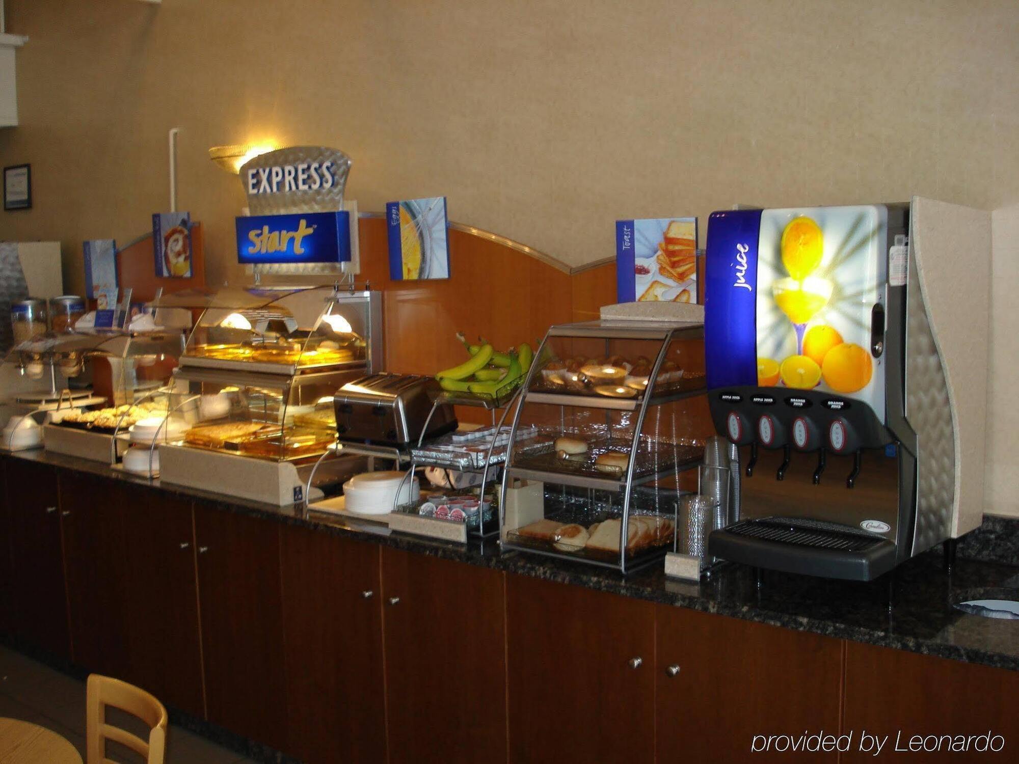 Holiday Inn Express Des Moines-At Drake University, An Ihg Hotel Zewnętrze zdjęcie